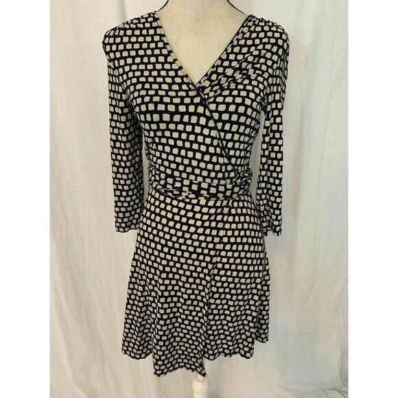 Banana Republic Dresses & Skirts - Banana Republic Ivory Long Sleeve mini dress